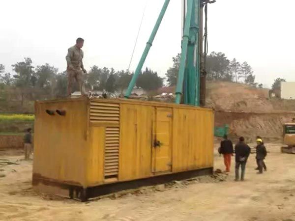 新抚如何判断水冷式机油散热器密封件是否需要更换？